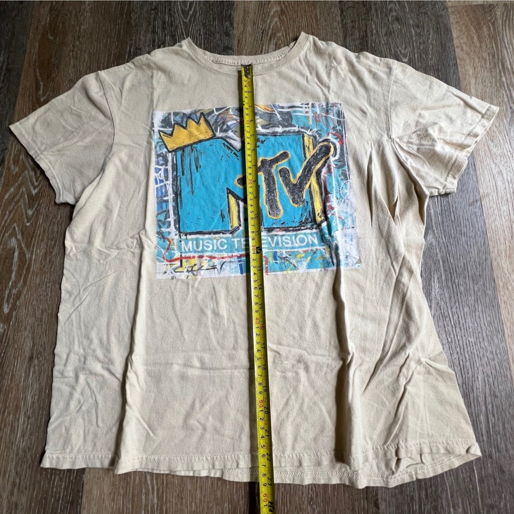 MTV Graphic T-Shirt Mens Large Tan Beige Basquiat Style Crown Logo Tee - Picture 4 of 6